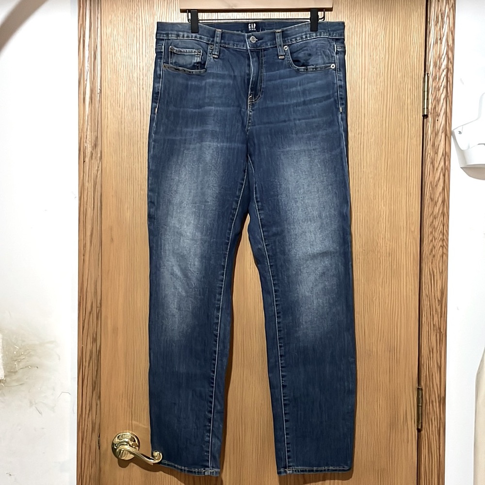 GAP Straight Women’s Jeans. Size 32